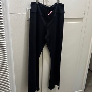 Plus size Black High-Waisted Flared Leggings